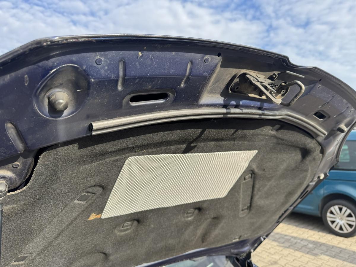 VW Jetta 1K2 original Motorhaube LD5Q Shadow Blue Bj.2009